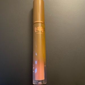 Alamar - Des-nude-as lip gloss in Coqueta